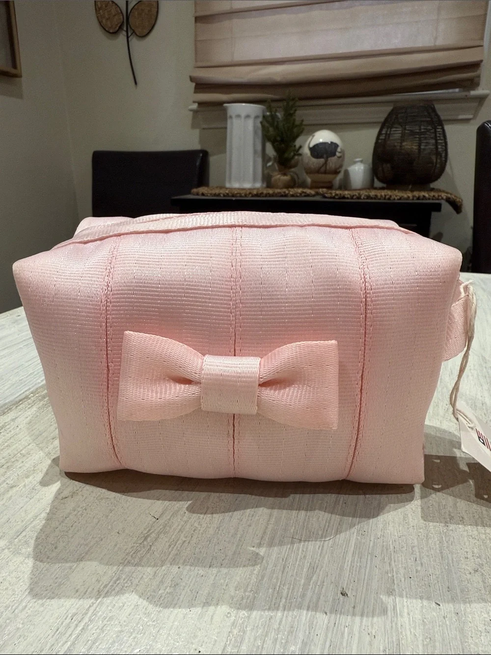 Harvey’s Seatbelt Elegant Pink Bow Cosmetic Bag